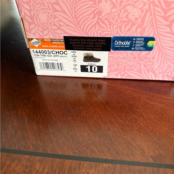 Skechers Faux Suede size 10 bootie - Picture 4 of 4